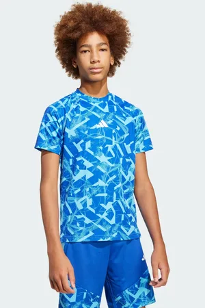 adidas Camiseta Para Niños Con Estampado Fractal e Íconos Del Deporte Bright Cyan - Niño
