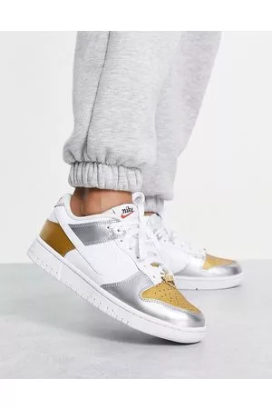 Nike Dunk Low SE trainers in and white mix
