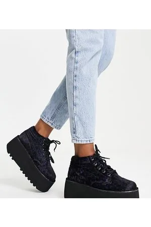 Kickers Exclusive Kick Hi Platform boots in leopard print