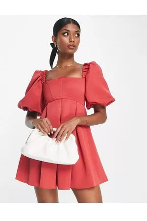 ASOS Mujer Cóctel - Structured prom mini dress with curved neckline detail in red