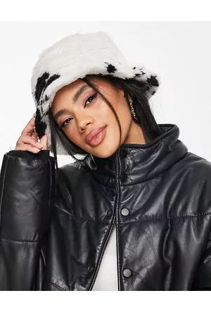 Jayley Faux fur bucket hat in cow print