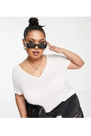 ASOS ASOS DESIGN Curve relaxed v neck t-shirt in