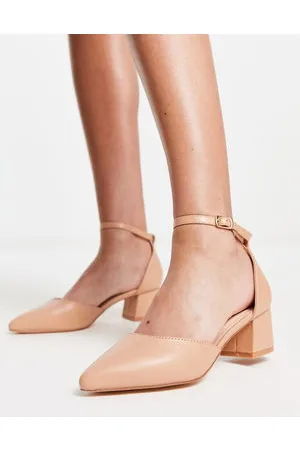 Truffle Collection Pointed block heels in beige