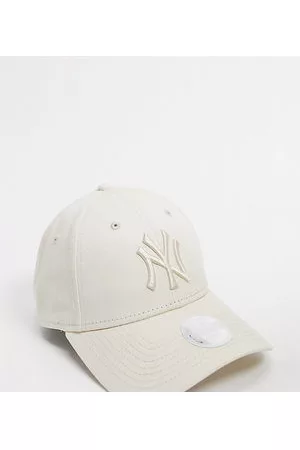 New Era Exclusive 9Forty NY cap in off tonal