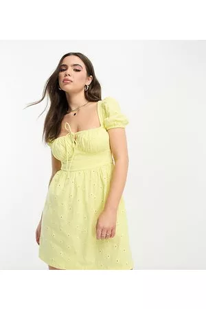 ASOS Mujer Cortos - ASOS DESIGN Petite broderie short sleeve mini tea dress with ruched bust in lemon