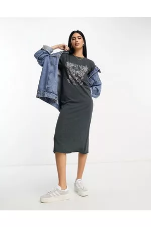 ASOS Mujer Casuales - Midi t-shirt dress with gothic graphic in washed charcoal