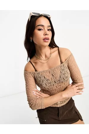 Pull&Bear Mujer Crop tops - Bardot lace top in pale
