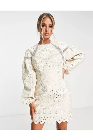 ASOS Mujer Cortos - PU broderie mini dress with lace inserts in cream