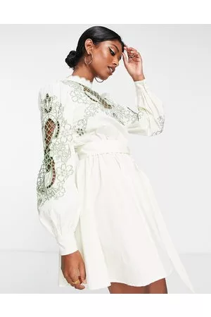 ASOS Mujer Cortos - High neck cutwork belted mini dress in stone with green detail