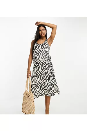 Mama;licious Mamalicious Maternity satin midi dress in animal print
