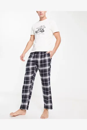 New Look Driving home Christmas pajama set in off