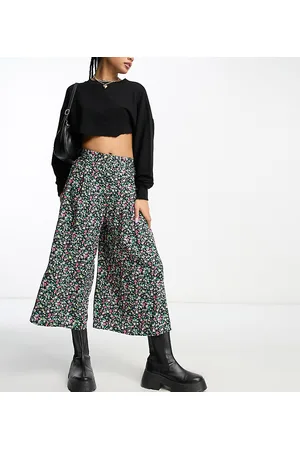New Look Wide leg crop pants in floral