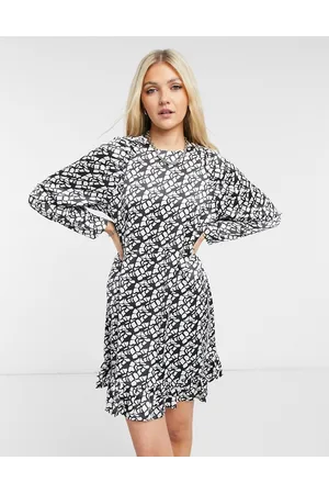 Noisy May Smock dress in ditsy print