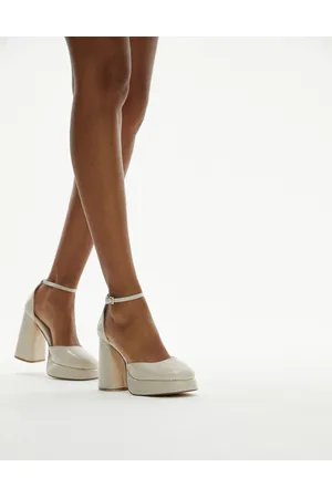 Topshop Daphne round toe heeled shoes in off white croc