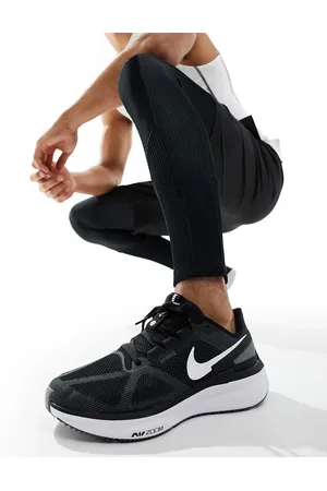 Nike Nike Structure 25 sneakers in and white