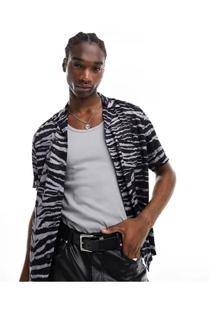 AllSaints Cubs short sleeve graphic shirt in zebra print