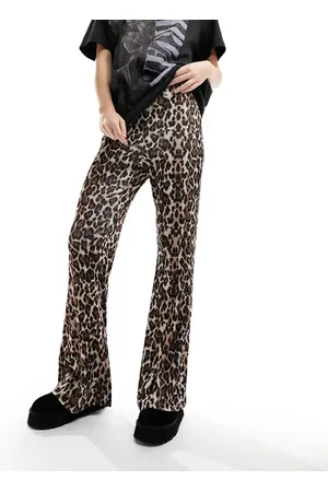 ONLY Ribbed flared pants in leopard print