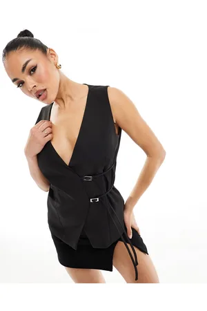 Kaiia Exclusive sleeveless buckle side vest in