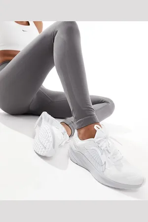 Nike Nike Quest 5 sneakers in white &