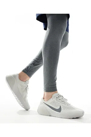 Nike Air Zoom TR 1 sneakers in