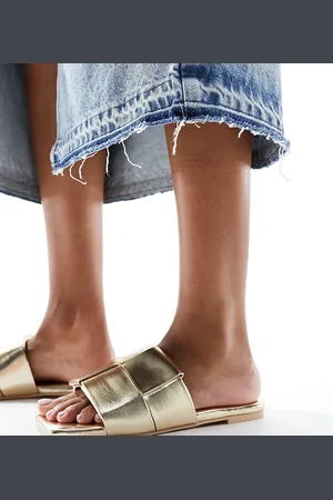 Glamorous Weave slides in