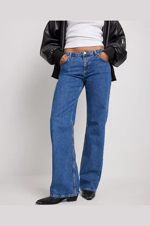 NA-KD Low waist straight leg jeans in mid