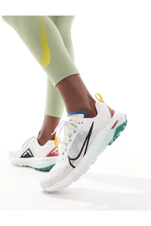 Nike Kiger 9 Trail sneakers in and blue