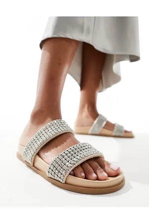 Schuh Tessie embellished slides in