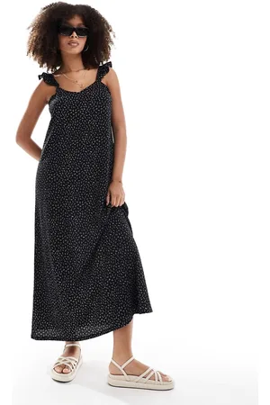 Pieces® Textured jersey frill sleeve cami maxi dress in floral