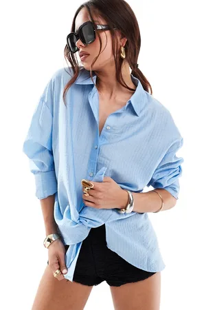 VERO MODA Oversized shirt with double button open back detail in light