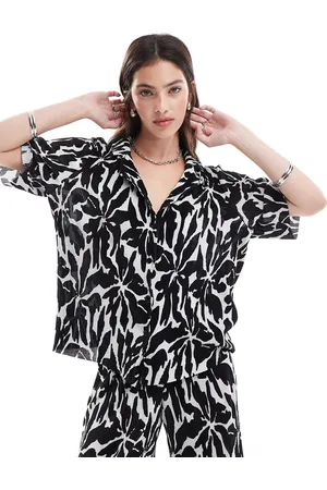 ONLY Bowling shirt in abstract flower print - part of a set