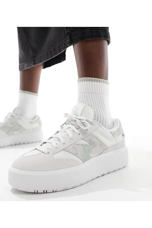 New Balance CT302 sneakers in with light green detail