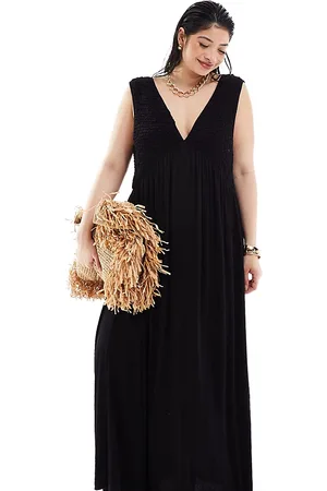 ASOS ASOS DESIGN Curve v neck with full hem midaxi dress in black