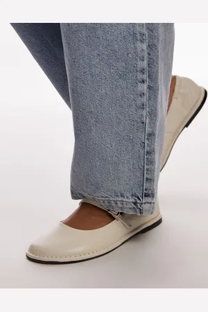 Topshop Bonny premium leather round toe ballet shoes in off