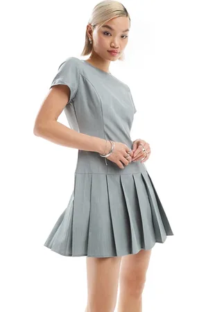 Glamorous Fitted dropped waist pleated mini dress in gray