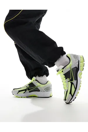 Nike Zoom Vomero 5 sneakers in and green