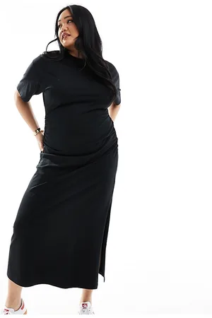ASOS ASOS DESIGN Curve crew neck midaxi t-shirt dress with ruched side in