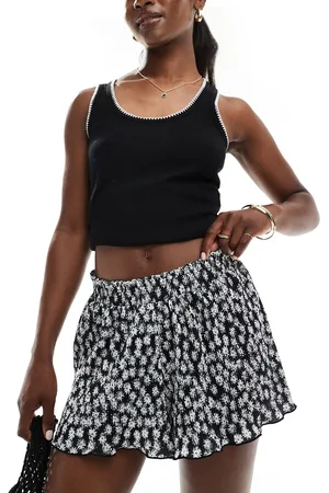ASOS Flippy plisse shorts in mono ditsy