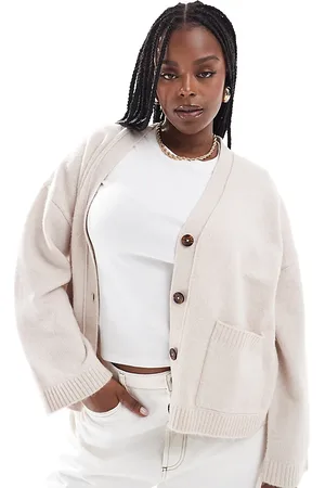 ASOS ASOS DESIGN Curve boxy cardigan with V-neck and pocket detail in cream