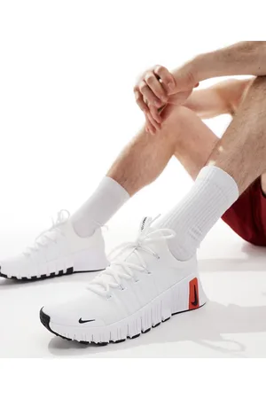 Nike Free Metcon 6 sneakers in
