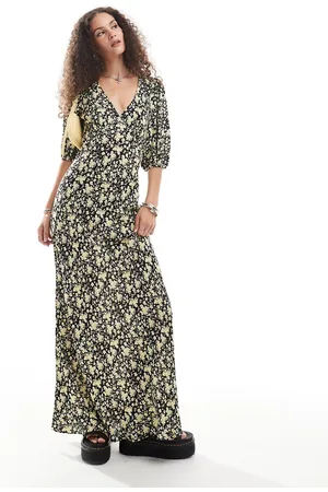 Glamorous V neck maxi dress in folk floral