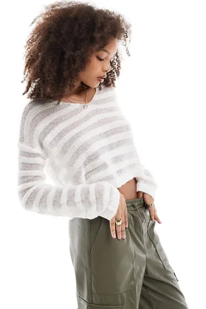 Miss Selfridge Thick and thin knit V neck sweater in cream