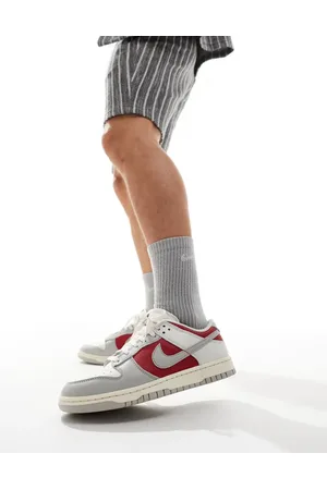Nike Dunk Low Retro sneakers in off and red