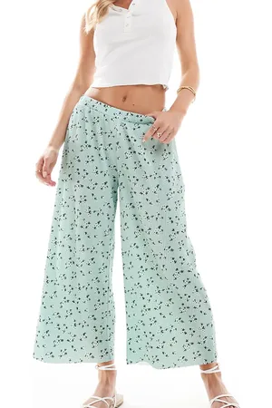 ASOS ASOS DESIGN Petite plisse wide culotte pants in green floral