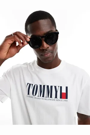 Tommy Hilfiger Large logo T-shirt in