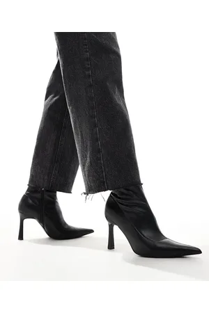 Stradivarius Heeled ankle boot in shiny