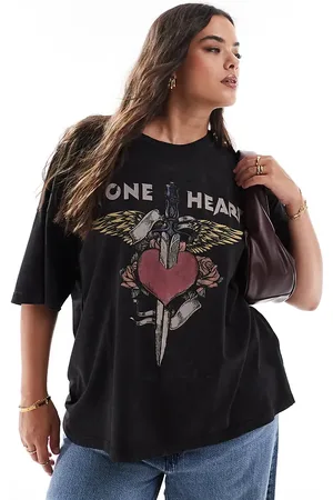 ASOS ASOS DESIGN Curve boyfriend fit t-shirt with stone heart rock graphic in washed charcoal
