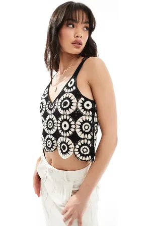 ONLY Cropped crochet top in monochrome circle print
