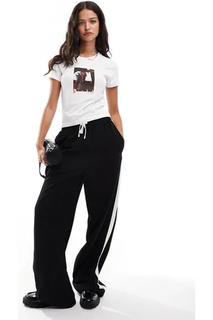 Nike Knit cropped graphic tee in