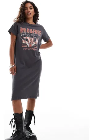 Noisy May Midi t-shirt dress with wild print in